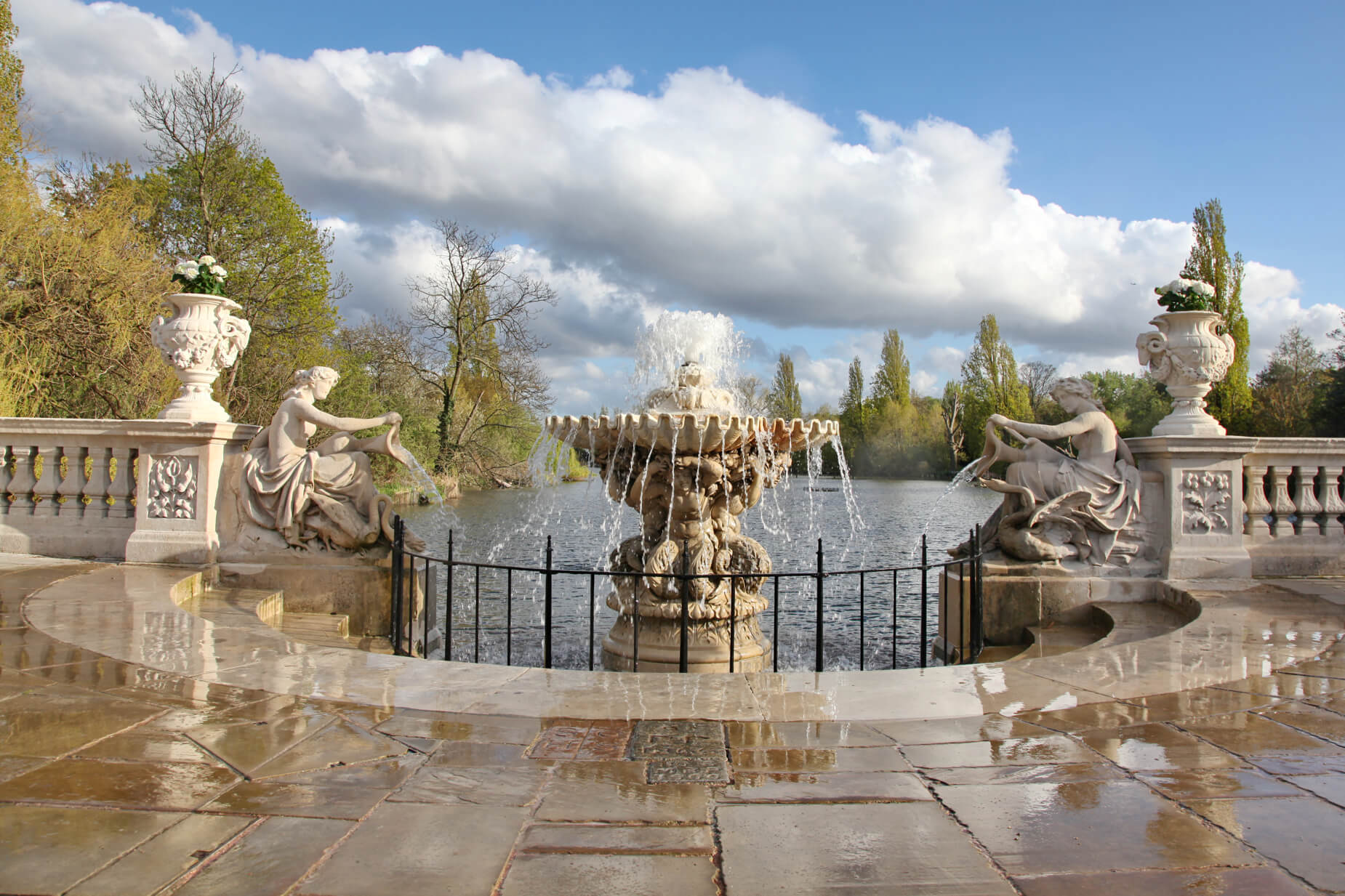 Tazza Fountain in the Italian Gardens