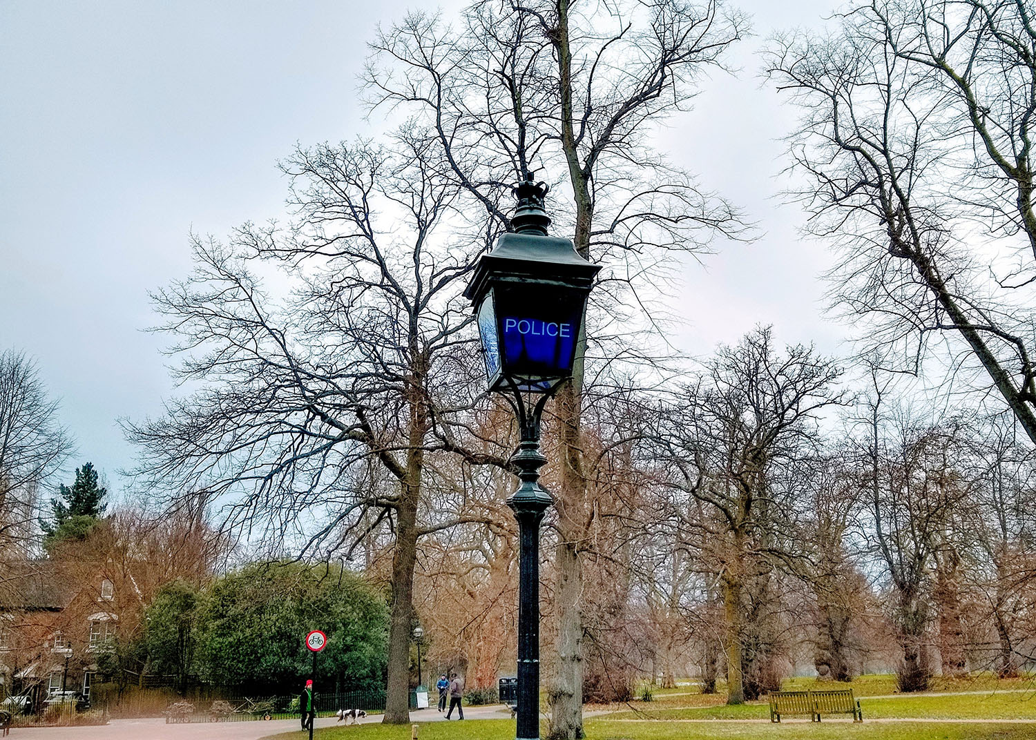 Illuminated police gas lamp