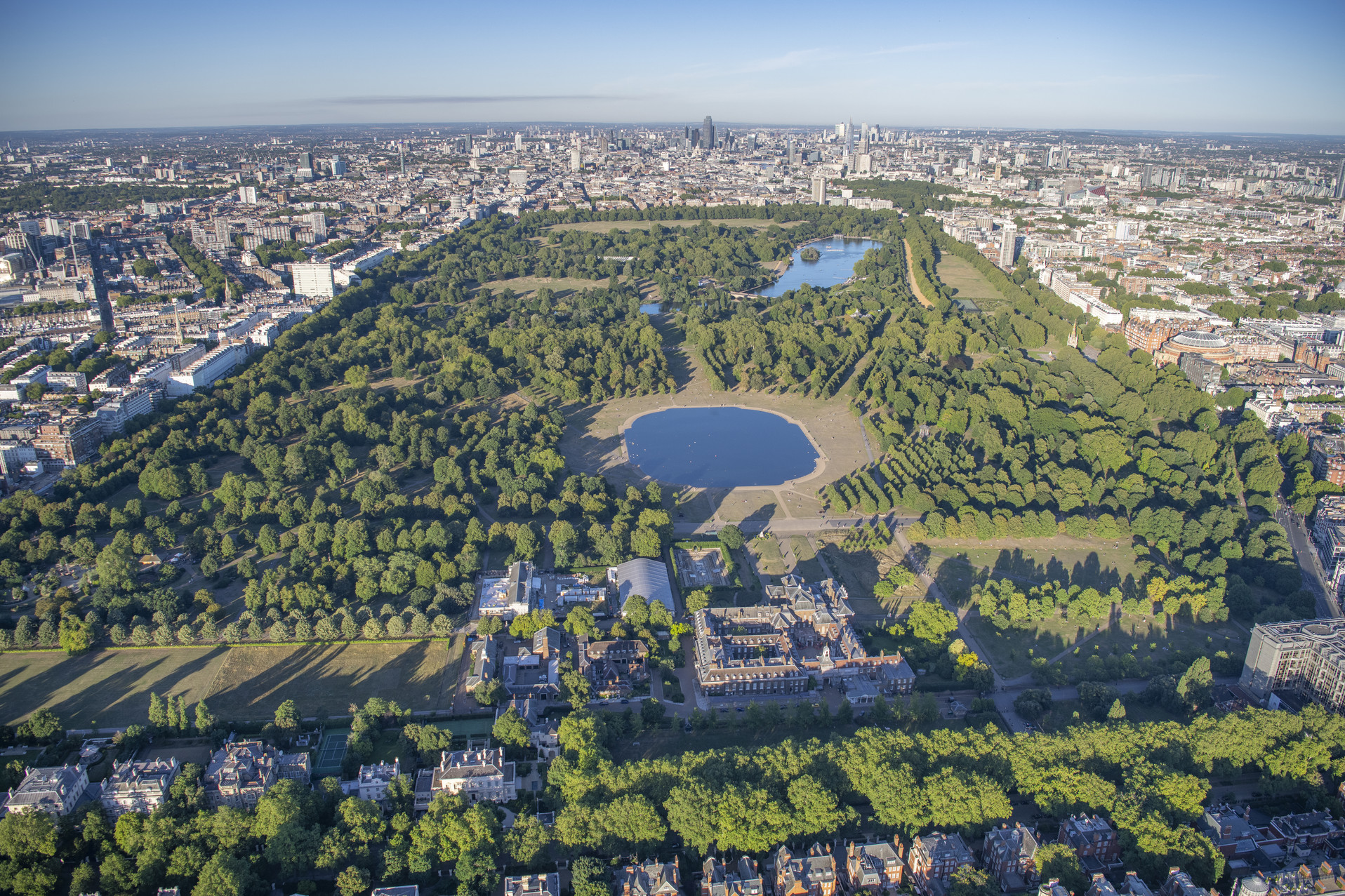 Aerial photo of Kensington Palace, Kensington Gardens and Hyde Park