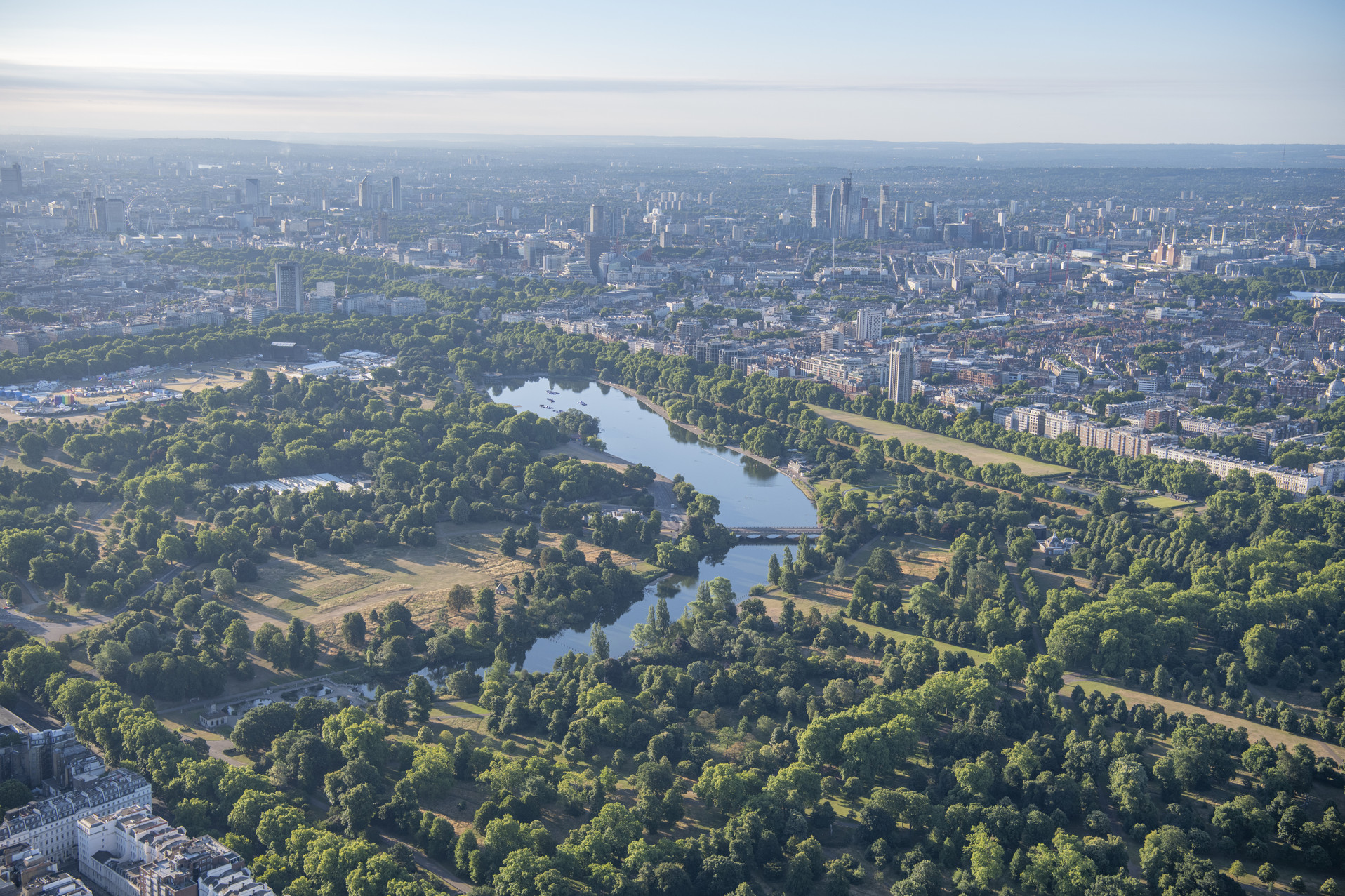 Aerial photo of Kensington Gardens and Hyde Park