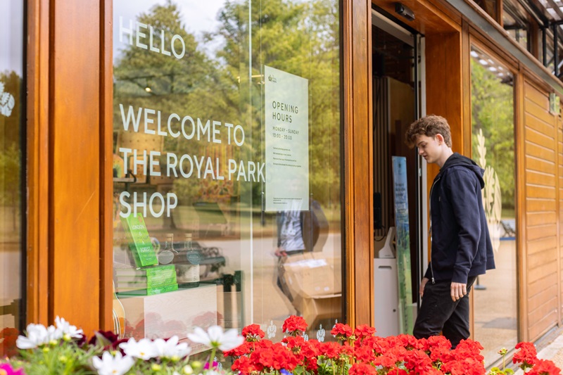 The Royal Parks Shop entrance 
