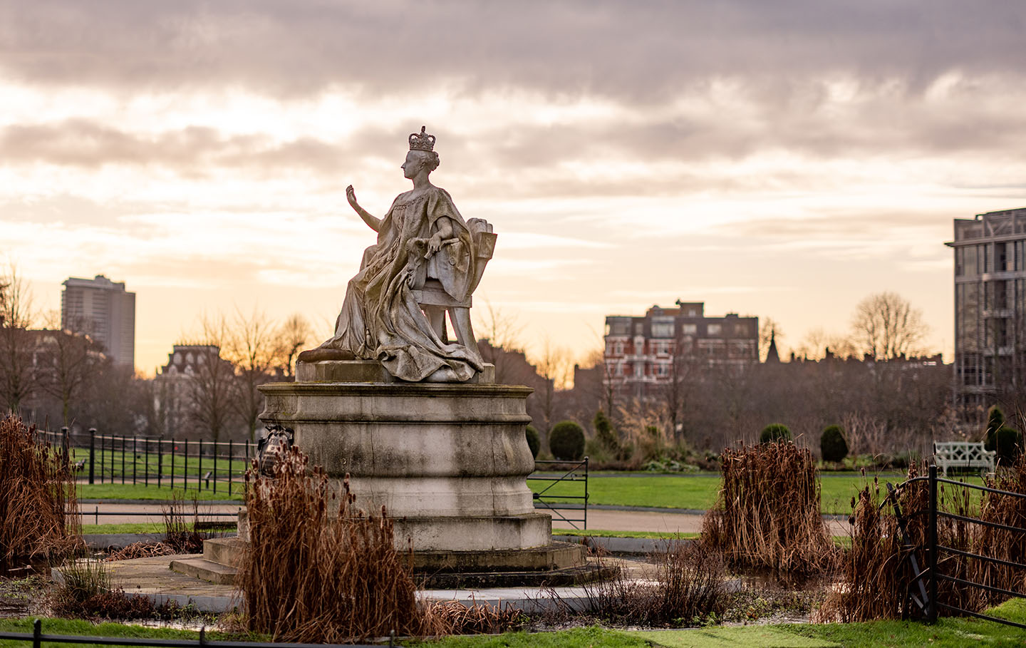 Queen Victoria statue