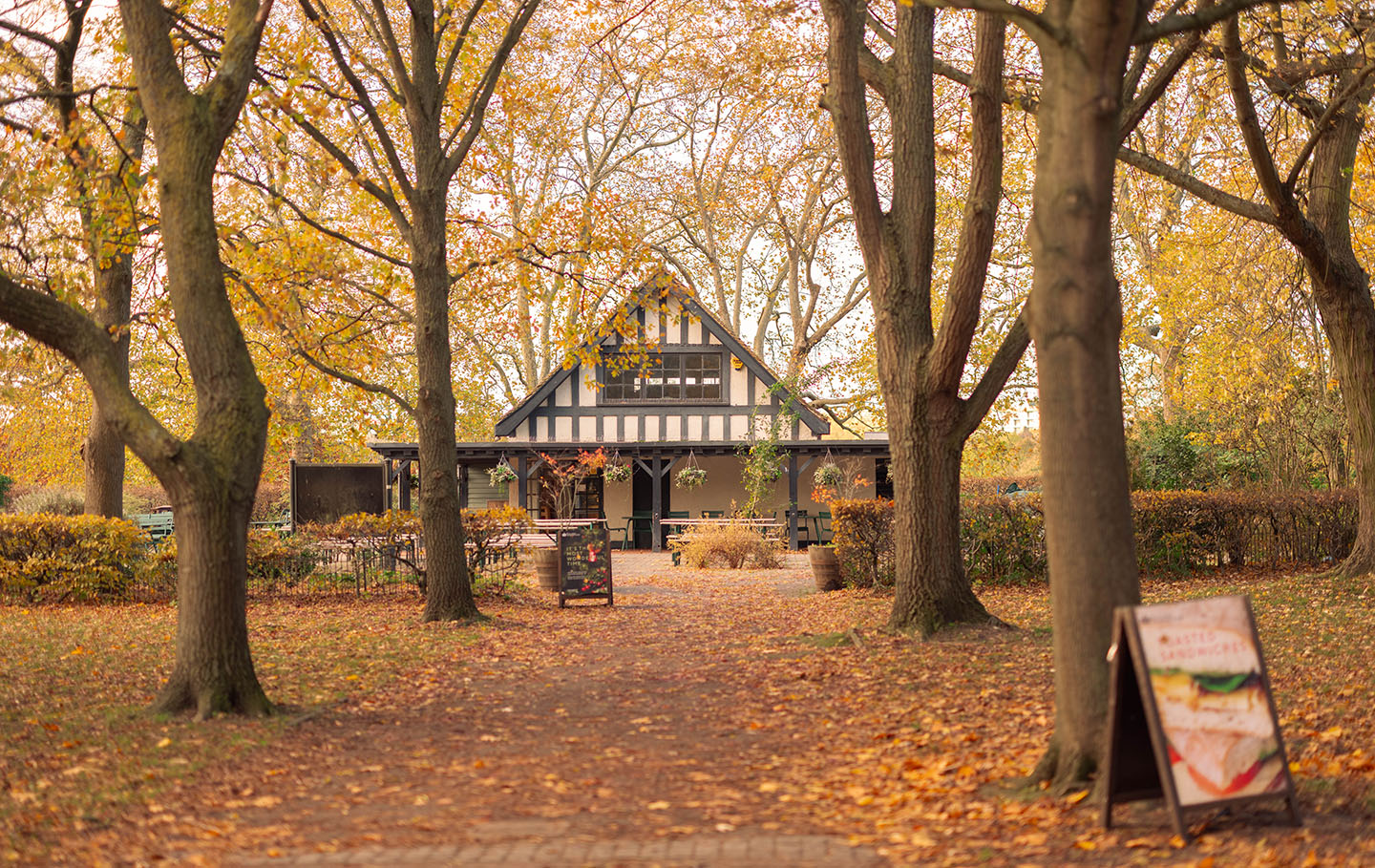 Broad Walk Café in the autumn