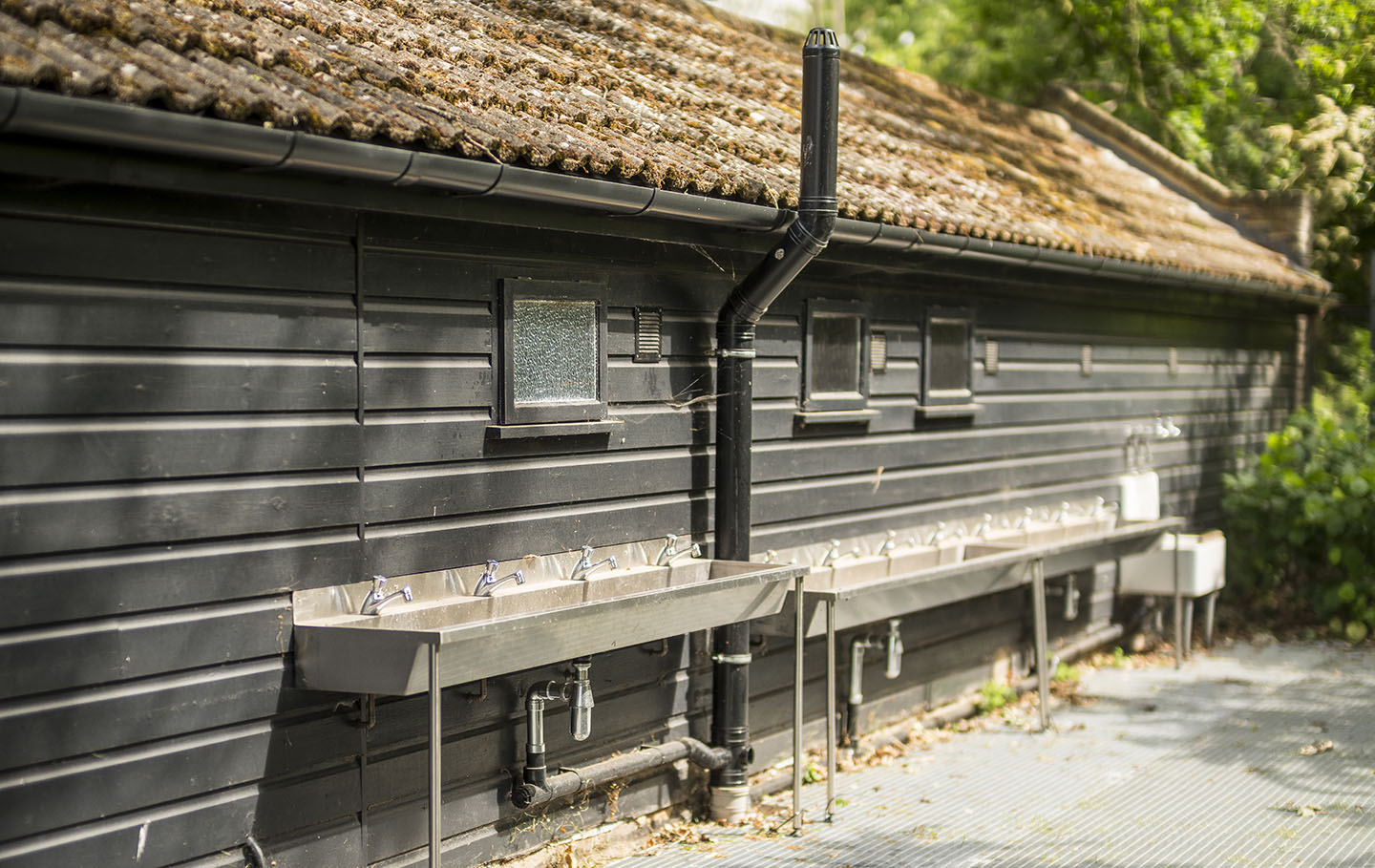 Outdoor washing area