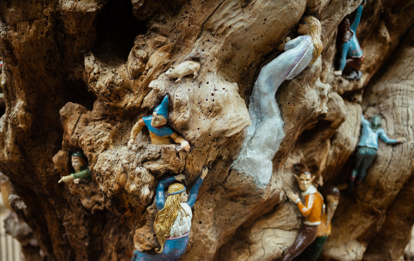 Close-up of the carved figures