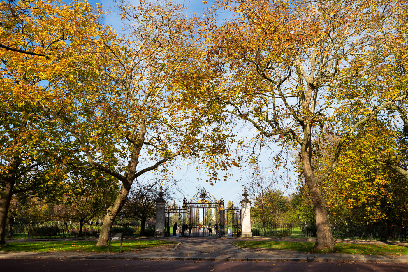 Queen Mary's Garden The Regent's Park Jubilee Gates autumn