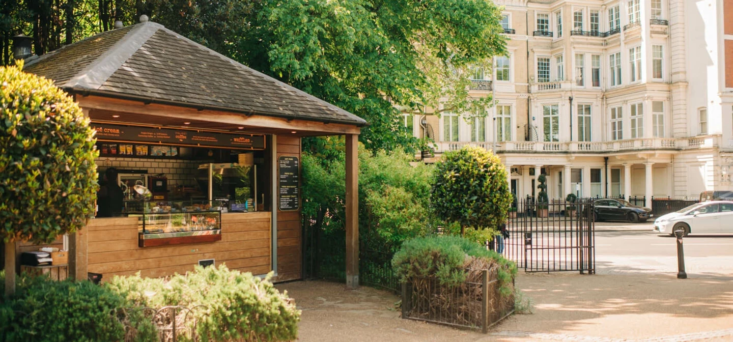 Palace Gate Kiosk in Kensington Gardens in spring