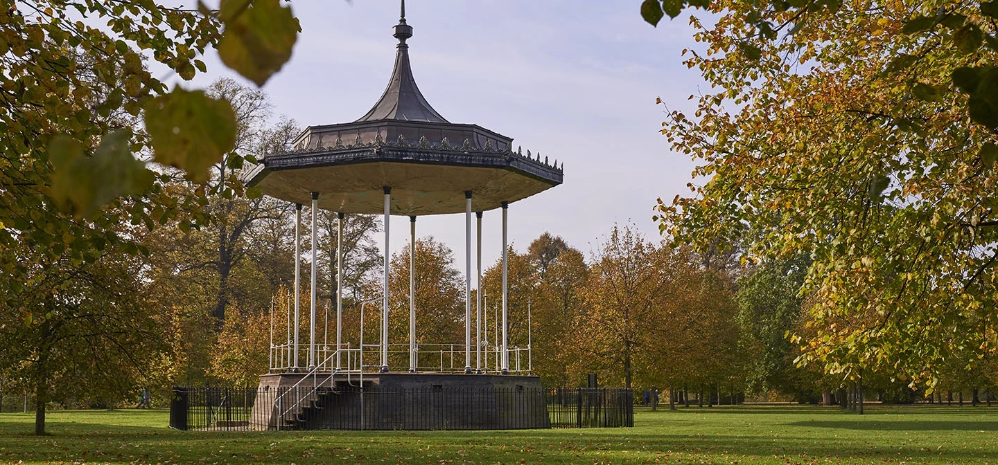 The bandstand in Kensington Gardens in autumn