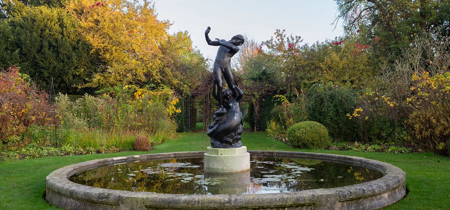 Hylas and the Nymph statue