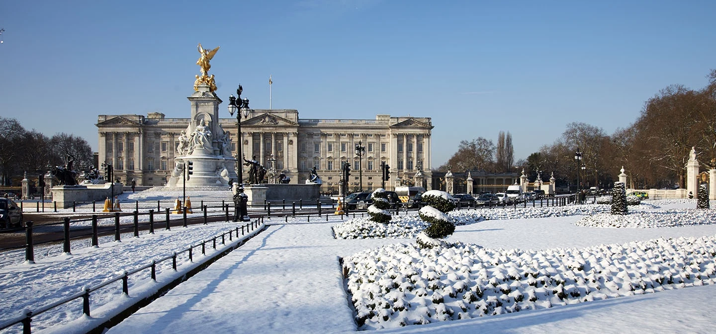 Buckingham Palace and Queen Victoria Memorial in the snow