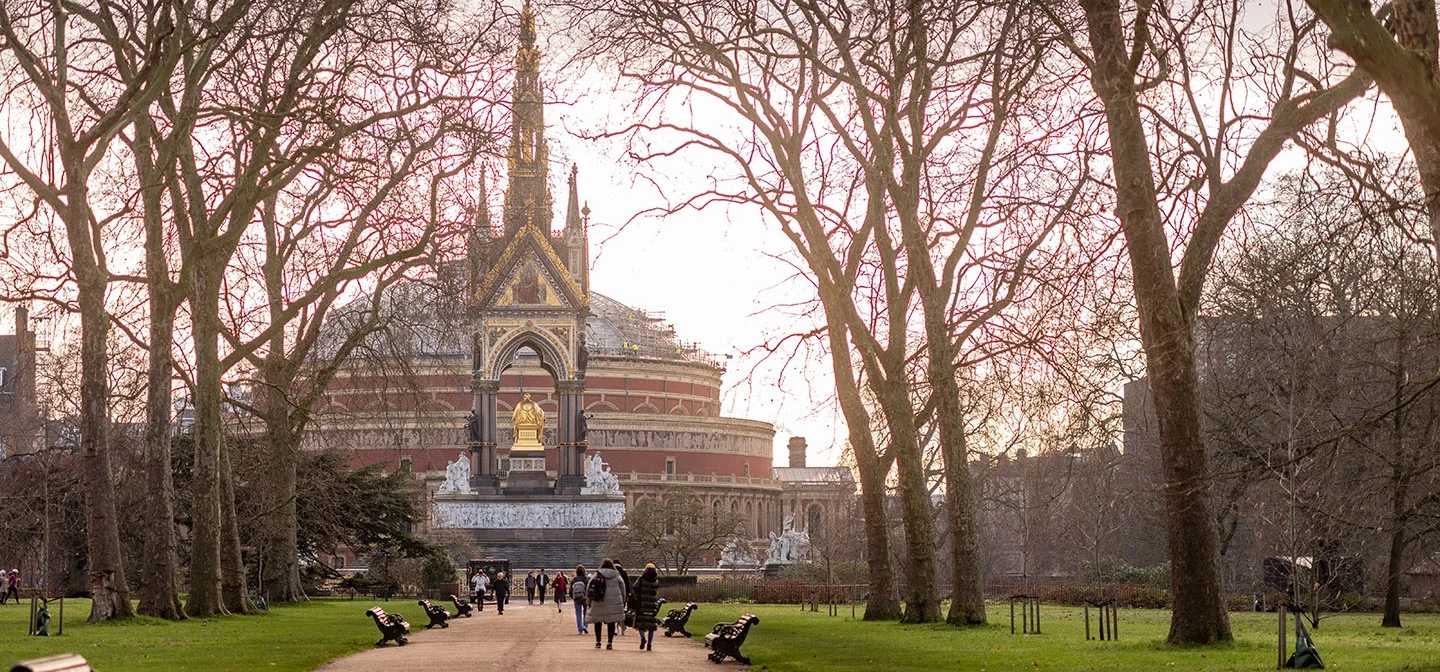 Lancaster Walk to the Albert Memorial in winter