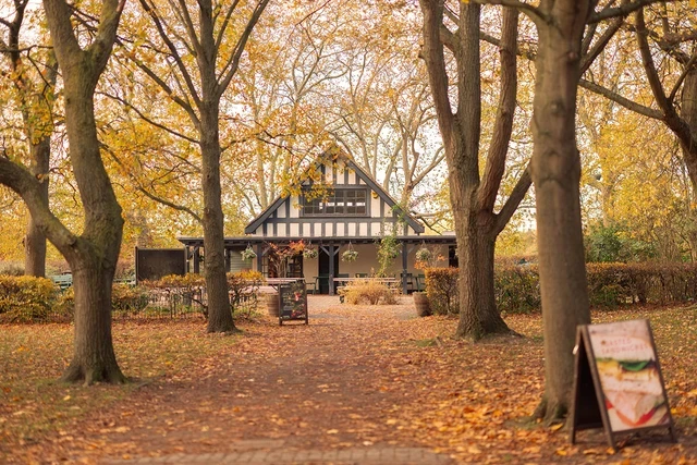 Broad Walk Café in the autumn