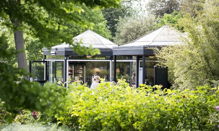 The Regent's Bar & kitchen in The Regent's Park & Primrose Hill