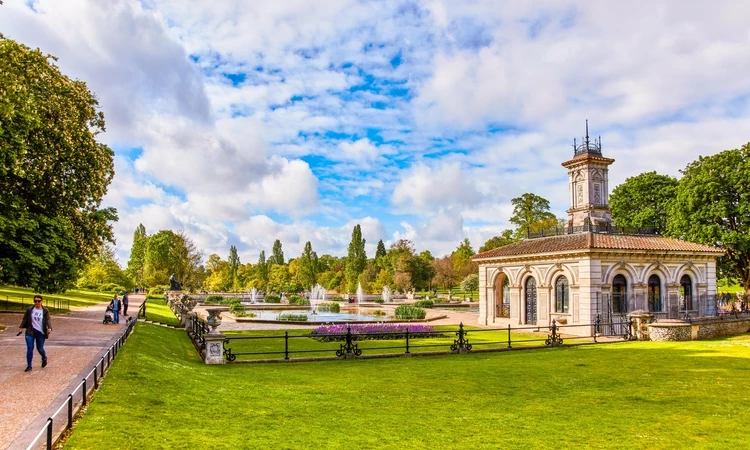 Kensington Gardens Italian Gardens in summer