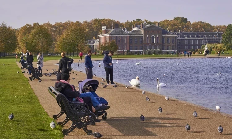 The Round Pond located in front of Kensington Palace