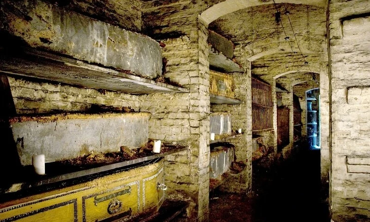 Catacomb coffins detail
