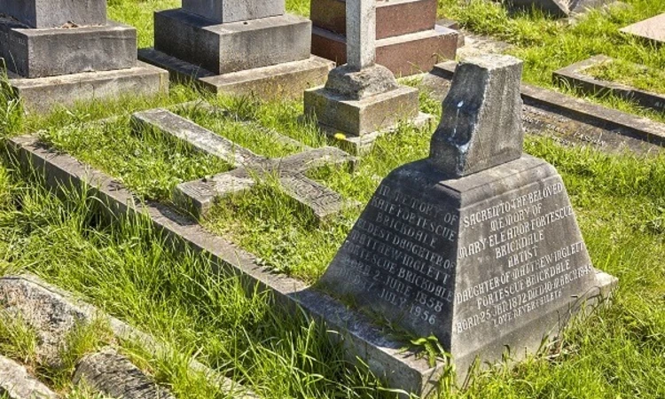 Eleanor Fortescue-Brickdale grave