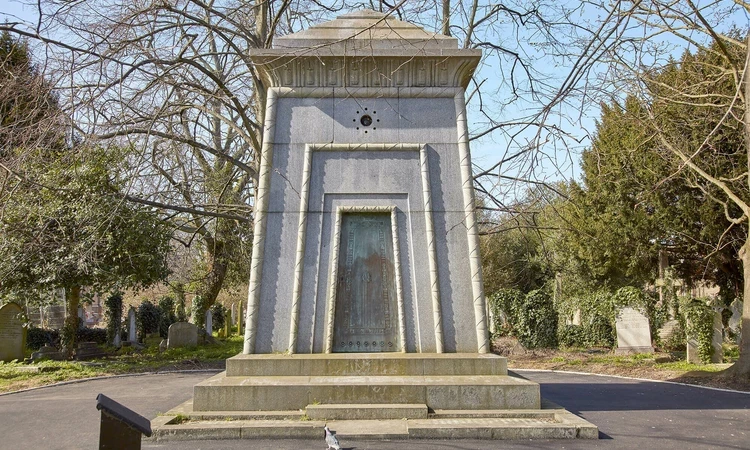 Hannah Courtoy Egyptian mausoluem Monument 