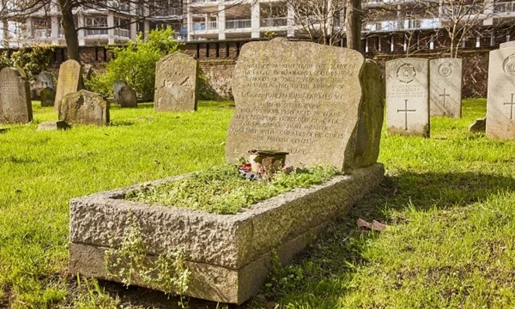 Joseph Farmer's grave.