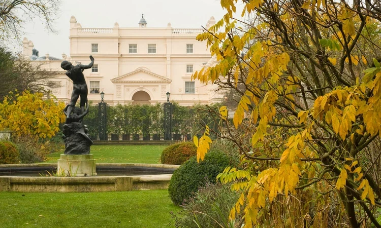 St John's Lodge Garden in autumn