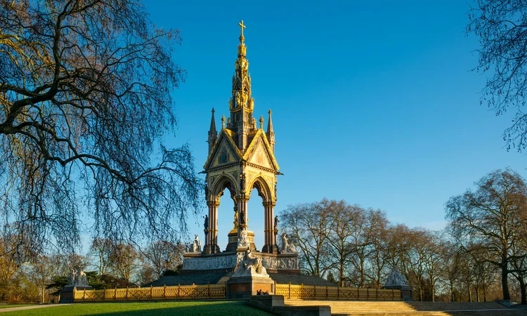 The Albert Memorial at dawn in winter