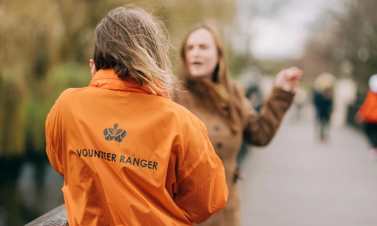 Volunteer Ranger and a member of the public