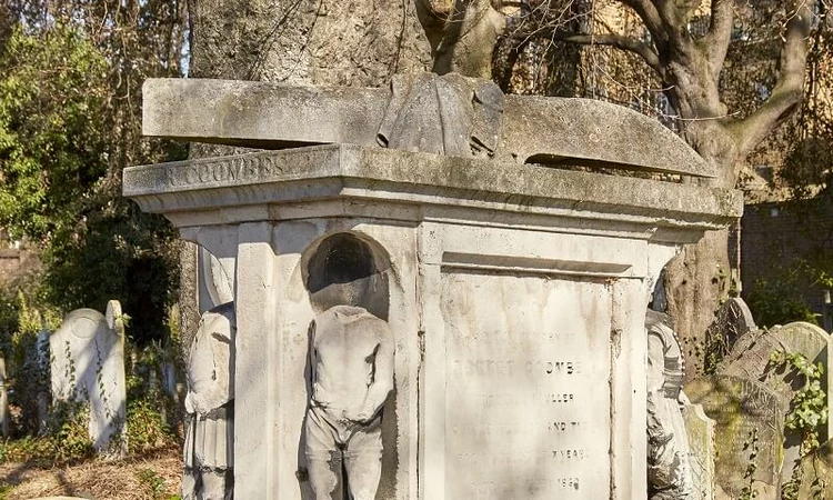 Robert’s monument is listed Grade II by Historic England for its artistic and historic significance.