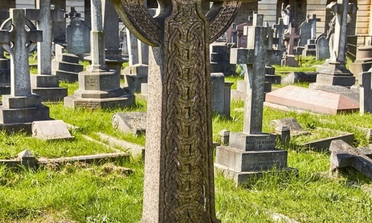 Violet’s grave in the Great Circle