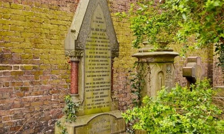  Fowler’s memorial near the cemetery’s south gate.