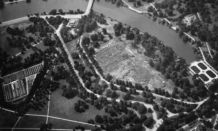 An aerial view of the Camouflage School at Kensington Gardens, taken in 1918