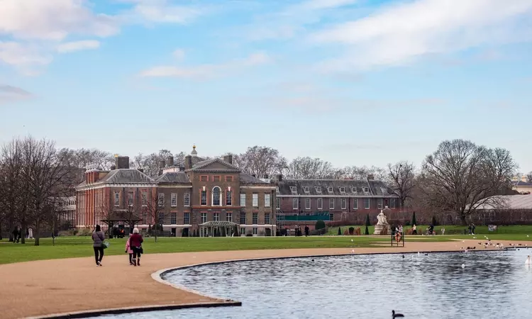 View across Round pond to Kensington Palace