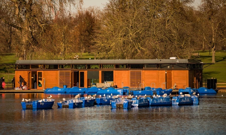 Boating on the Serpentine Lake