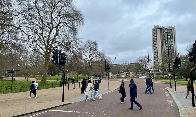 Pedestrians crossing South Carriage Drive