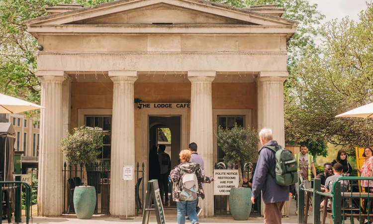 Lodge Café in Hyde Park