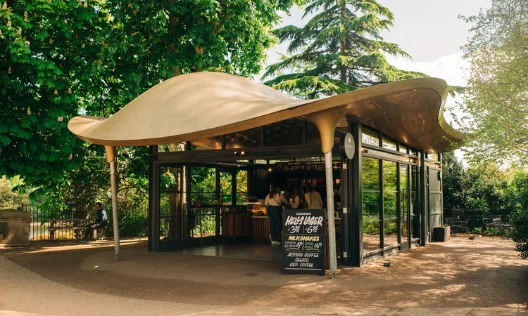 Serpentine Bridge Kiosk