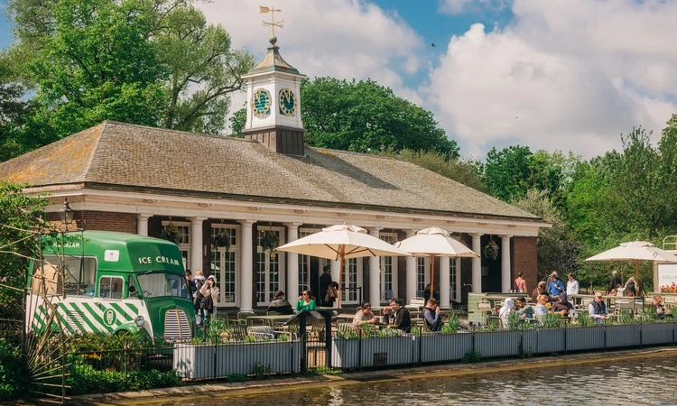 Serpentine Lido Café in spring