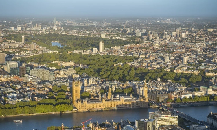 Aerial photo of several Royal Parks, from above the Thames