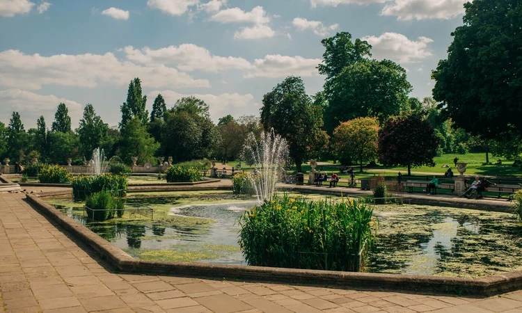 Italian Gardens in spring