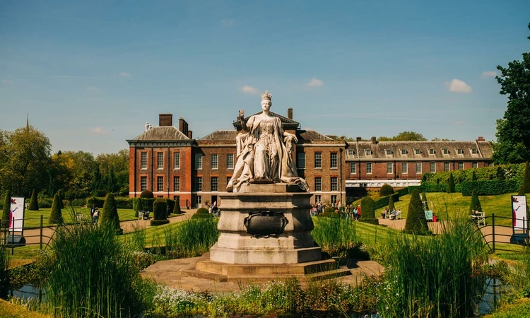 Kensington Palace in spring