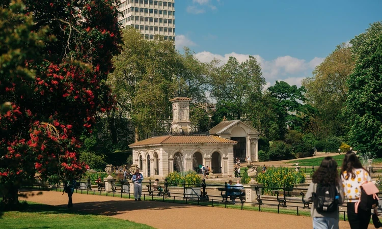 Italian Gardens in Kensington Gardens in spring