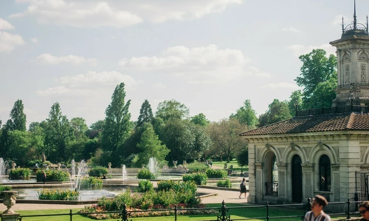 Italian Gardens in Kensington Gardens in spring