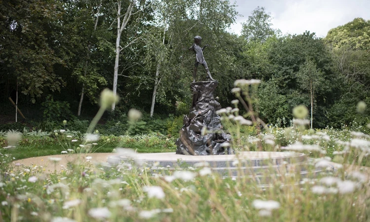 Peter Pan statue in Kensington Gardens