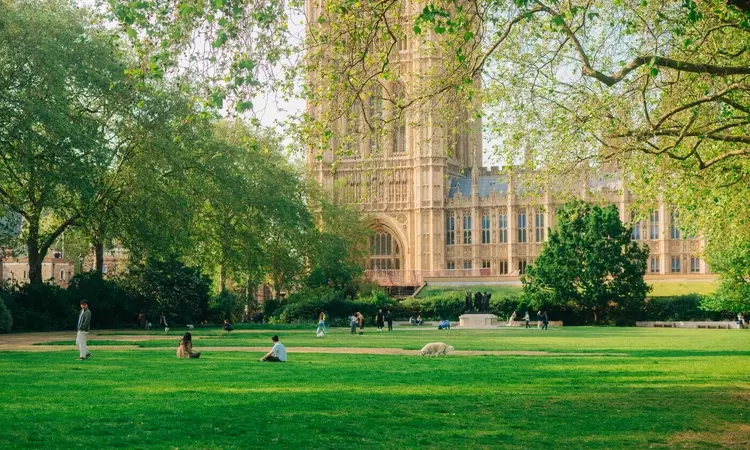 View of Palace of Westminster in spring