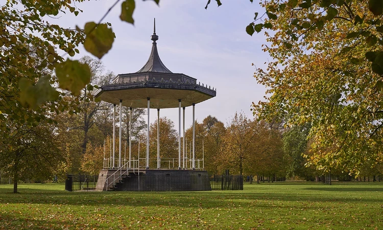 The bandstand in Kensington Gardens in autumn
