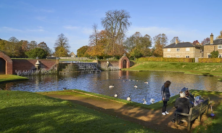 Upper Lodge Water Garden at autumn