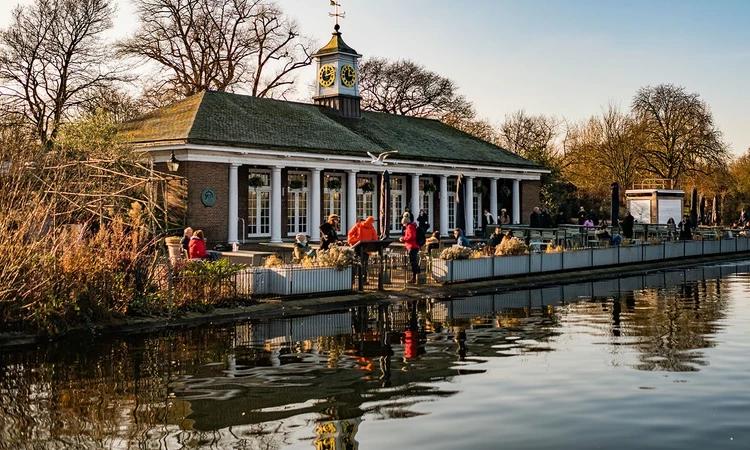 The Serpentine Lido Café