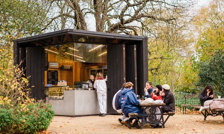 The Albert Memorial kiosk, with customers
