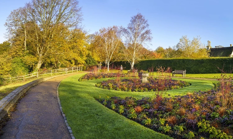 Pembroke Lodge Gardens in autumn