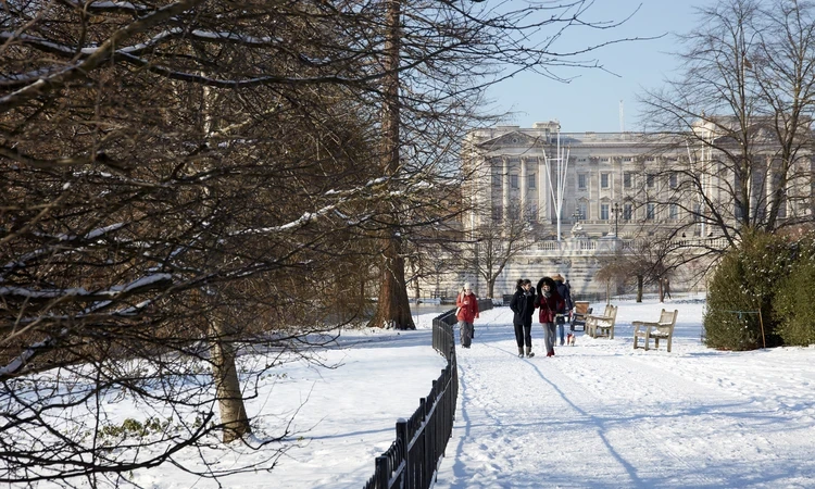 St James's Park snowy path 