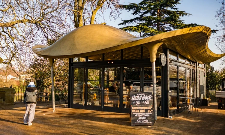 Serpentine Bridge kiosk